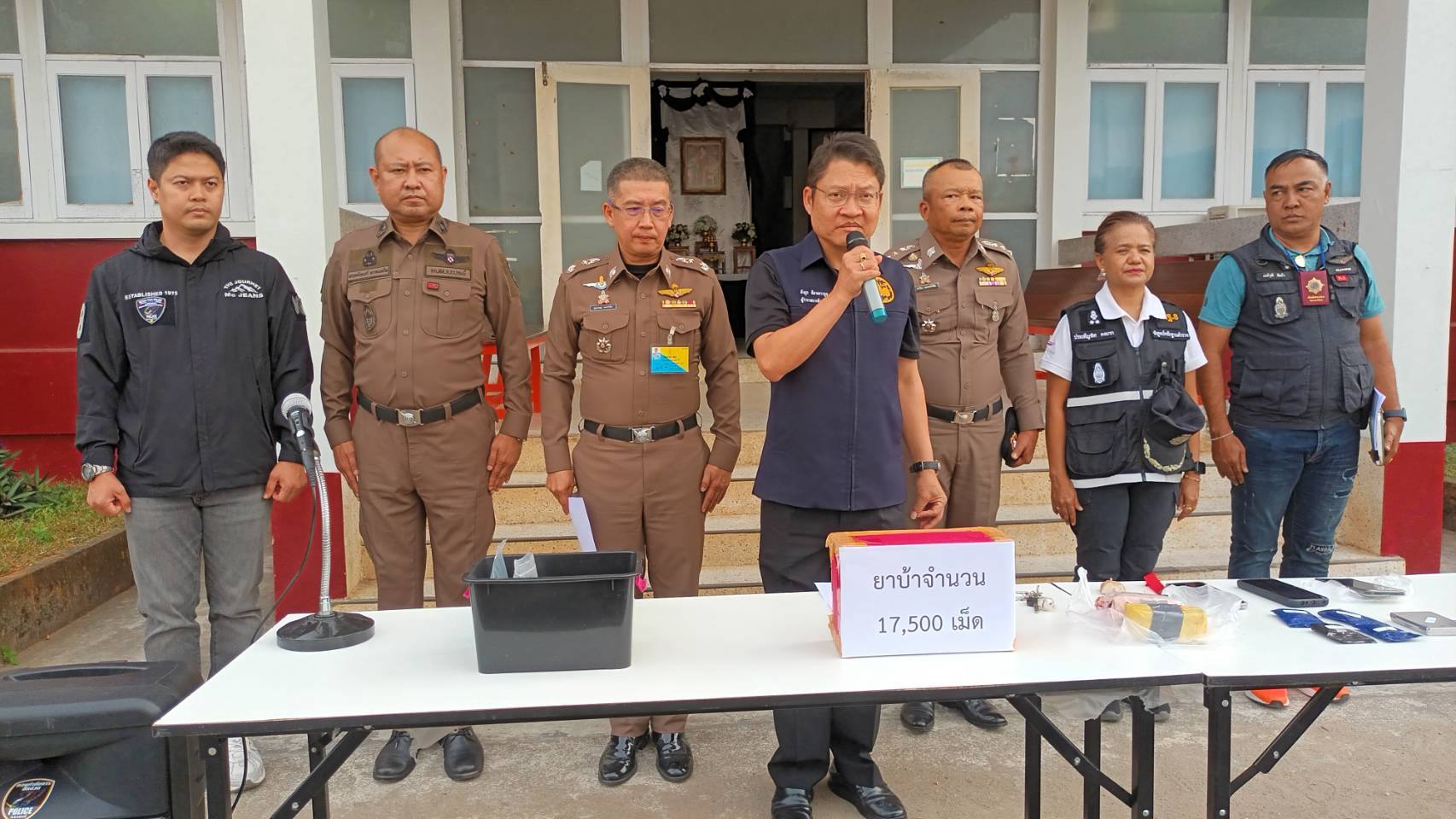 กระบี่ แถลงกวาดล้างเครือข่ายยาเสพติด จับกุมผู้ค้า 24 ราย ผู้เสพ 5 ราย ยึดยาบ้ากว่า 17,583 เม็ด